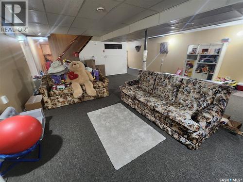 304 Second Avenue E, Lampman, SK - Indoor