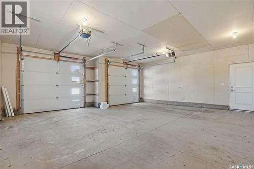 418 Teal Lane, Saskatoon, SK - Indoor Photo Showing Garage
