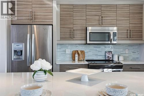418 Teal Lane, Saskatoon, SK - Indoor Photo Showing Kitchen With Upgraded Kitchen
