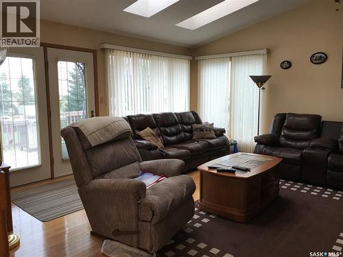 219 3Rd Street E, Odessa, SK - Indoor Photo Showing Living Room