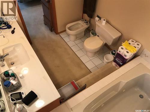 219 3Rd Street E, Odessa, SK - Indoor Photo Showing Bathroom