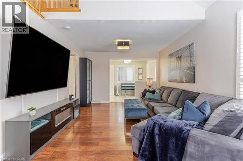 685 Coldstream Drive, Waterloo, ON - Indoor Photo Showing Living Room