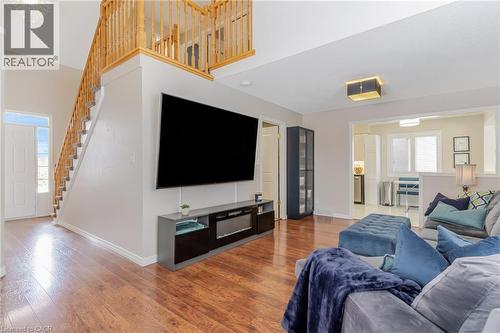 685 Coldstream Drive, Waterloo, ON - Indoor Photo Showing Living Room