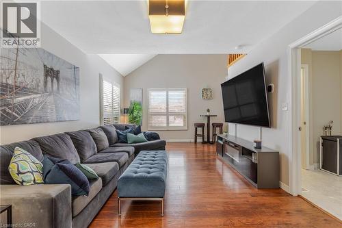 685 Coldstream Drive, Waterloo, ON - Indoor Photo Showing Living Room