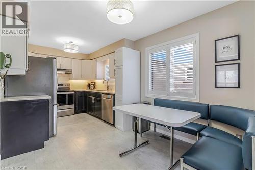 685 Coldstream Drive, Waterloo, ON - Indoor Photo Showing Kitchen