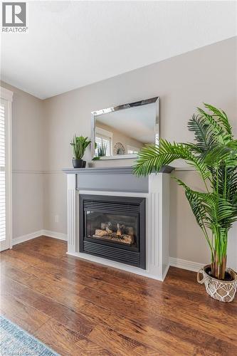 685 Coldstream Drive, Waterloo, ON - Indoor Photo Showing Living Room With Fireplace