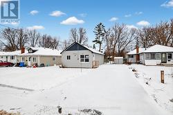 208 BAYVIEW AVENUE  Georgina, ON L4P 2T2