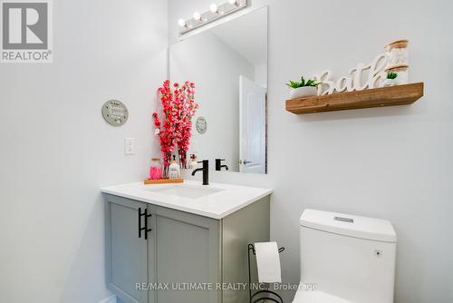 10 Torah Gate, Vaughan, ON - Indoor Photo Showing Bathroom