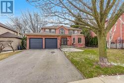 9 MORRISON CREEK CRESCENT  Oakville, ON L6H 4C2