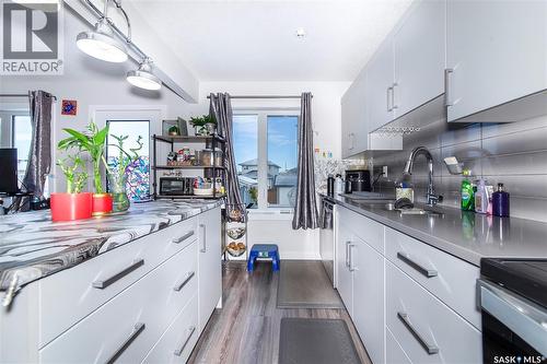 4166 Diefenbaker Drive, Saskatoon, SK - Indoor Photo Showing Kitchen