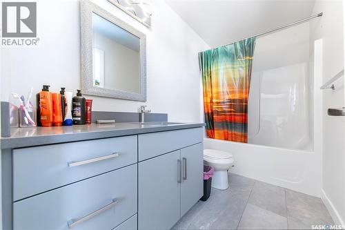 4166 Diefenbaker Drive, Saskatoon, SK - Indoor Photo Showing Bathroom