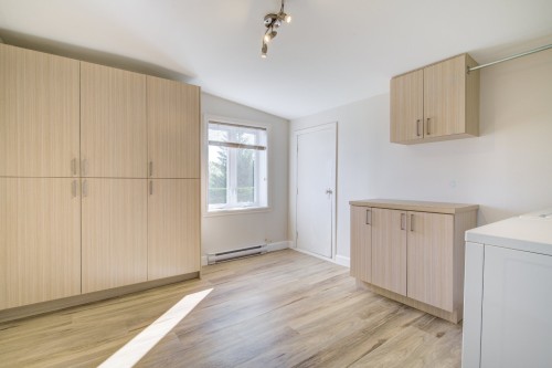 Salle de lavage - 11Y Rue Dupuis, Saint-Jacques, QC - Indoor