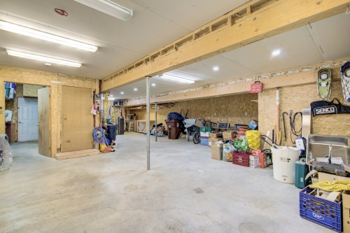 Atelier - 11Y Rue Dupuis, Saint-Jacques, QC - Indoor Photo Showing Garage