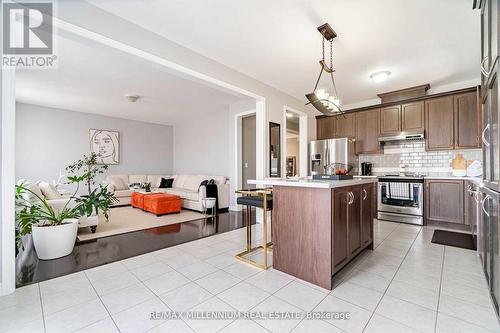 19 Durango Drive, Brampton, ON - Indoor Photo Showing Kitchen With Stainless Steel Kitchen With Upgraded Kitchen