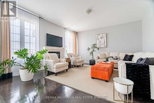 19 Durango Drive, Brampton, ON - Indoor Photo Showing Living Room
