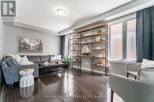 19 Durango Drive, Brampton, ON - Indoor Photo Showing Living Room