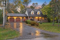 62 EVELYN AVENUE  Georgina, ON L4P 3C8