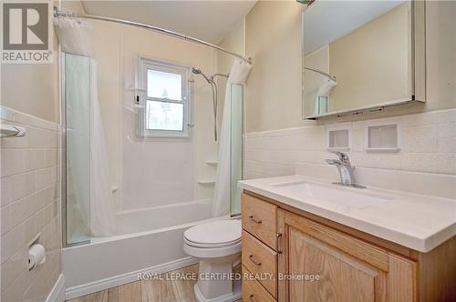 476 Prospect Avenue, Kitchener, ON - Indoor Photo Showing Bathroom