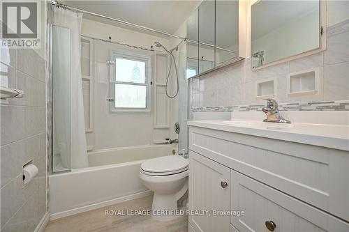 476 Prospect Avenue, Kitchener, ON - Indoor Photo Showing Bathroom