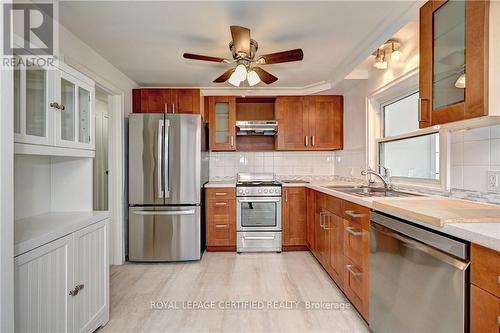 476 Prospect Avenue, Kitchener, ON - Indoor Photo Showing Kitchen With Double Sink