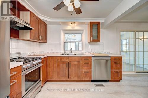 476 Prospect Avenue, Kitchener, ON - Indoor Photo Showing Kitchen With Double Sink