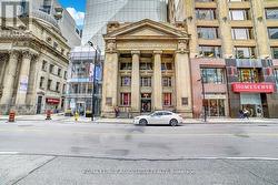 5214 - 197 YONGE STREET  Toronto, ON M5B 1M4