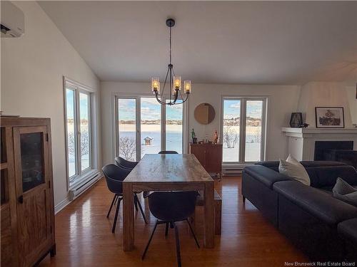 1295 Riverside Dr, Bathurst, NB 