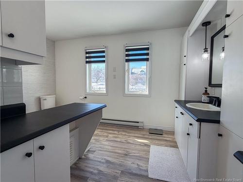 1295 Riverside Dr, Bathurst, NB 