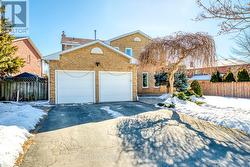 314 O'DONOGHUE AVENUE  Oakville, ON L6H 3W7