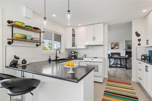 321 Maliview Dr, Salt Spring, BC 