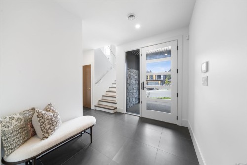 1221 Viewtop Rd, Duncan, BC 