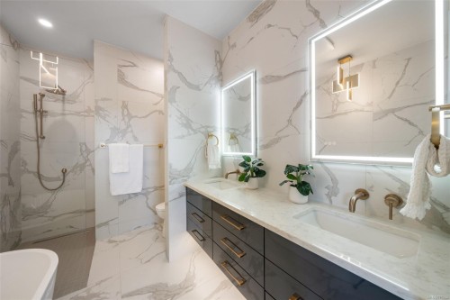 1221 Viewtop Rd, Duncan, BC 