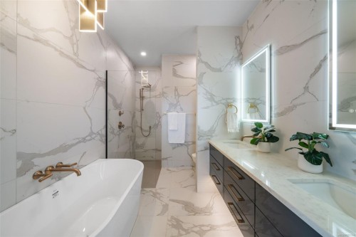 1221 Viewtop Rd, Duncan, BC 