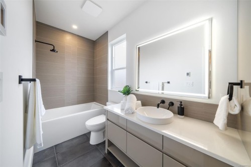 1221 Viewtop Rd, Duncan, BC 