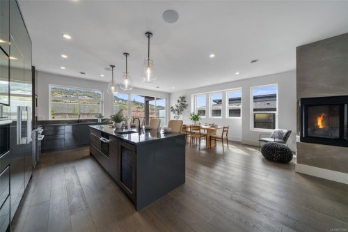 1221 Viewtop Rd, Duncan, BC 