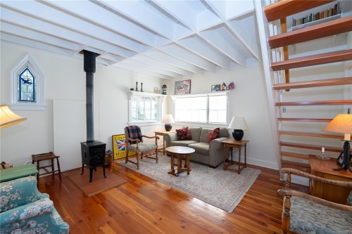 696 Rainbow Rd, Salt Spring, BC 