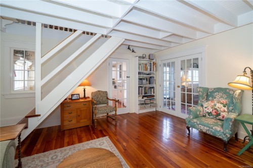 696 Rainbow Rd, Salt Spring, BC 