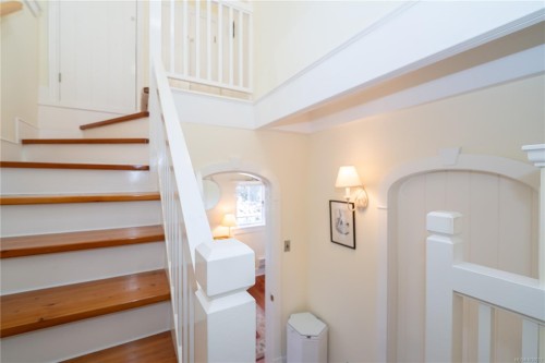 696 Rainbow Rd, Salt Spring, BC 