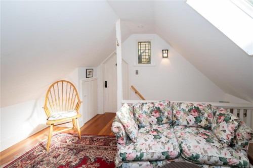 696 Rainbow Rd, Salt Spring, BC 