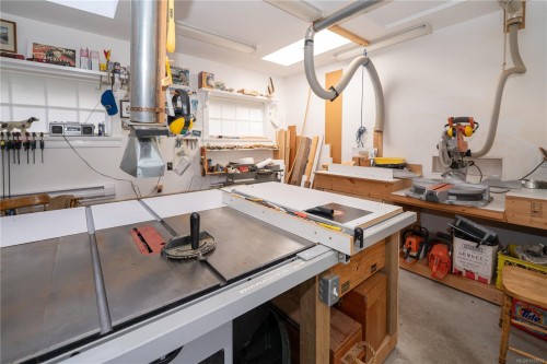 696 Rainbow Rd, Salt Spring, BC 