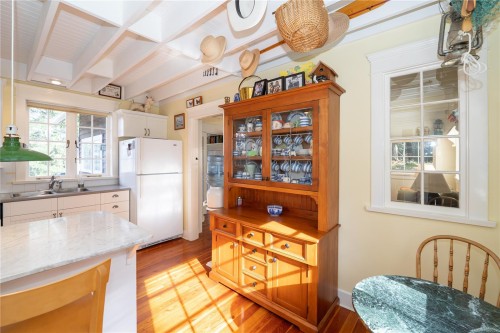 696 Rainbow Rd, Salt Spring, BC 