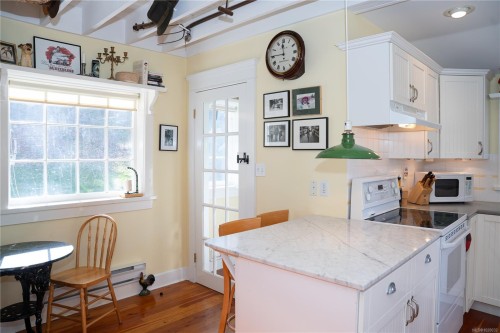 696 Rainbow Rd, Salt Spring, BC 