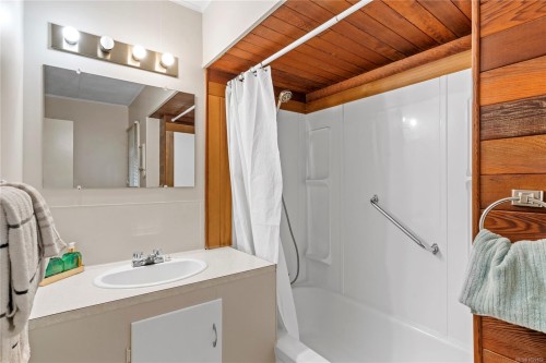 35 Bowser Rd, Bowser, BC 