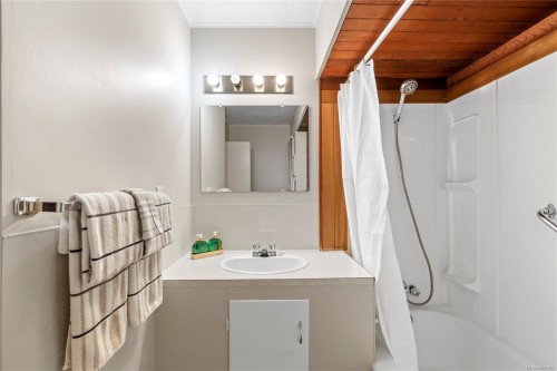 35 Bowser Rd, Bowser, BC 