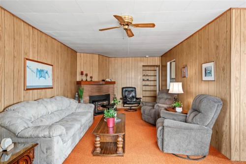 35 Bowser Rd, Bowser, BC 