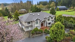 5549 Alderley Rd Saanich, BC V8Y 1Y2