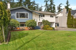 1503 Edgemont Rd Saanich, BC V8N 4P7