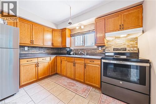 38 Glenburn Court, Hamilton, ON - Indoor Photo Showing Kitchen