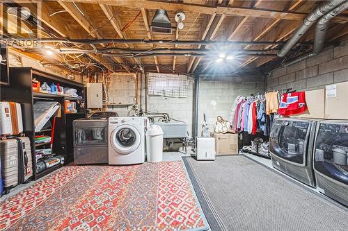 38 Glenburn Court, Hamilton, ON - Indoor Photo Showing Laundry Room