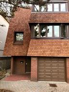 222 BROADWAY AVENUE  Toronto, ON M4P 1V9